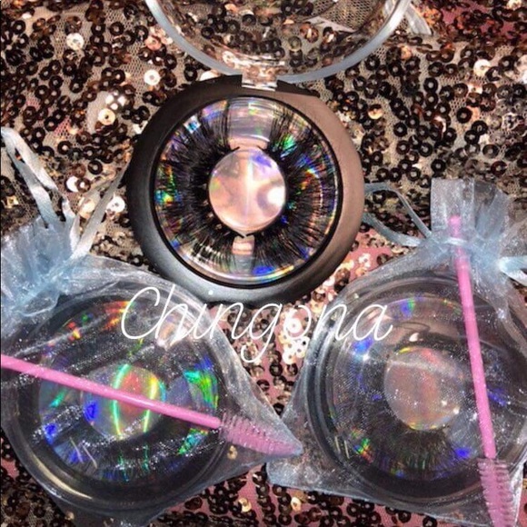 Mink Lashes - Picture 5 of 5